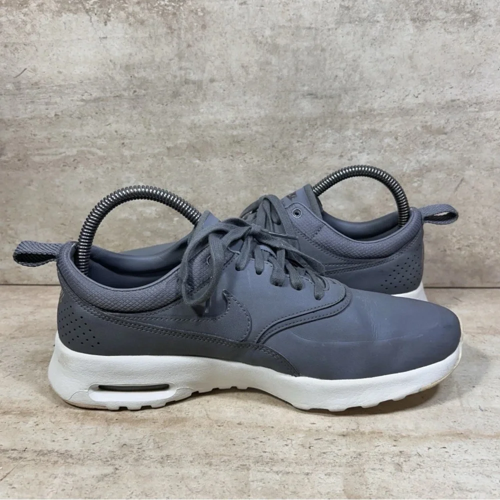 Nike‎ Gray Athletic Shoes